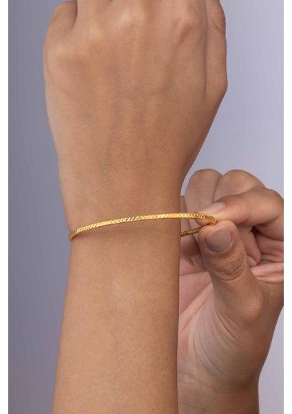 Altın Kaplama Geçiş Motifli 925 Ayar Gümüş Kadın Ajda Bilezik modelleri