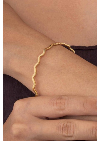 Altın Kaplama Dalgalı Model 925 Ayar Gümüş Kadın Ajda Bilezik