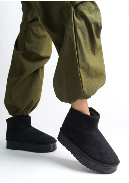 Amelıa Bağcıksız Düz ve Kalın Taban Içi Kürklü Kısa Süet Kadın Bot Sst - Siyah modelleri