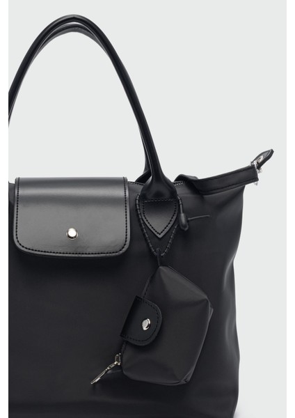 Booster Charmlı Omuz Çantası Siyah fiyatları