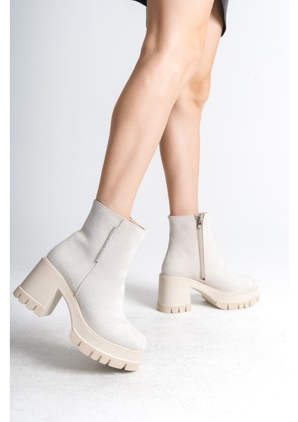 Lısse Fermuarlı Ortopedik Taban Kalın Topuklu Süet Kadın Bot Skt- Krem fırsatları