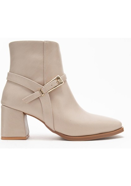 Küt Burunlu Tokalı Kadın Topuklu Bot Ten Cilt