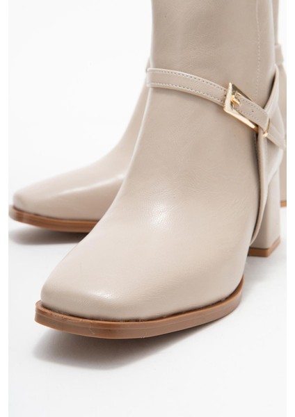 Küt Burunlu Tokalı Kadın Topuklu Bot Ten Cilt modelleri