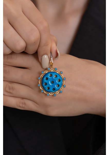 14 Ayar Altın Firuze Boncuklu Süryani Nazarlığı 9 Gözlü Kolye Ucu modelleri