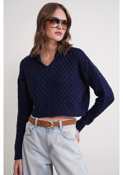 6896 Kadın Örgü Detaylı Crop Triko Kazak Lacivert
