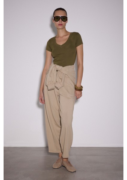 V Yaka Kısa Kol Üst