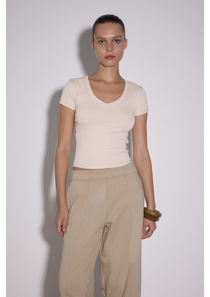 V Yaka Kısa Kol Üst