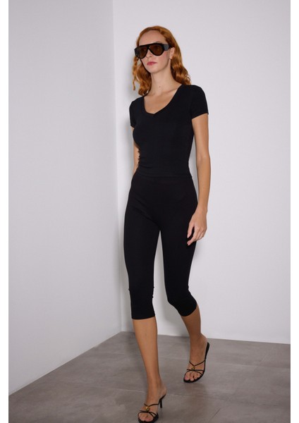 V Yaka Kısa Kol Üst