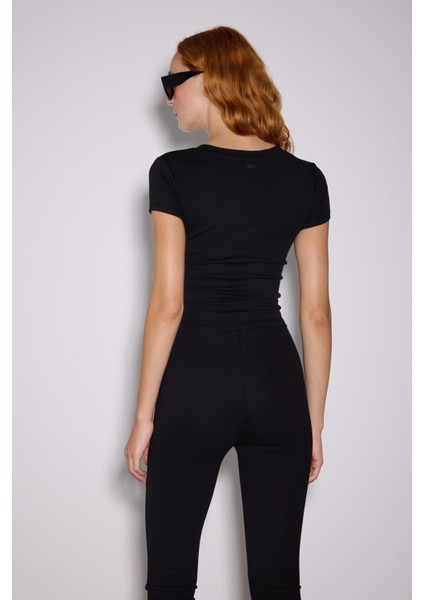 V Yaka Kısa Kol Üst