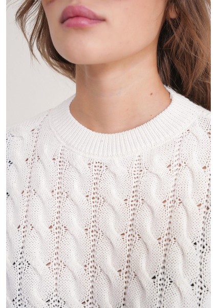 6863 Kadın Saç Örgülü Crop Triko Kazak Kemik