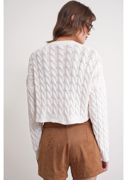 6863 Kadın Saç Örgülü Crop Triko Kazak Kemik