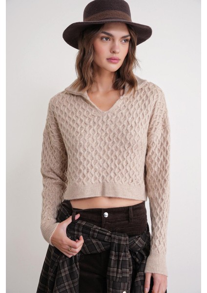 6896 Kadın Örgü Detaylı Crop Triko Kazak Bej