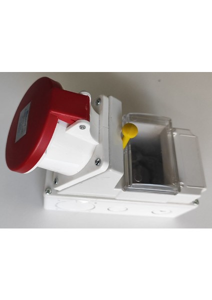 Z00564F ,4X32-AMPER Duvar Priz