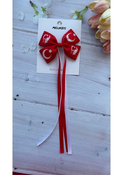 29 Ekim,23 Nisan Atatürk ve Bayrak Desenli Uzun Kuyruklu Kurdele Toka