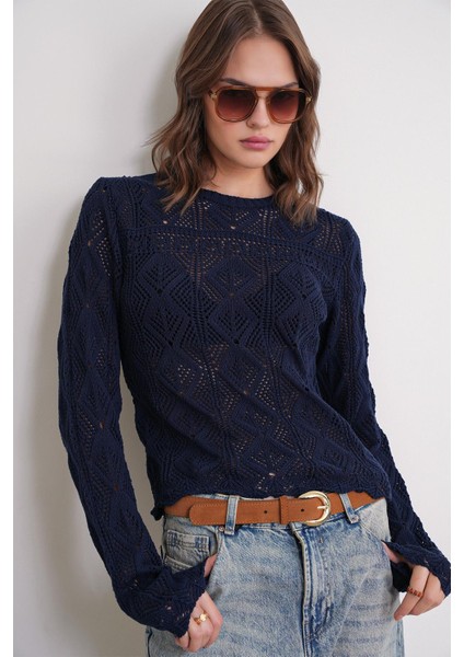 6867 Kadın Kare Desen Ajurlu Triko Kazak Lacivert fırsatları