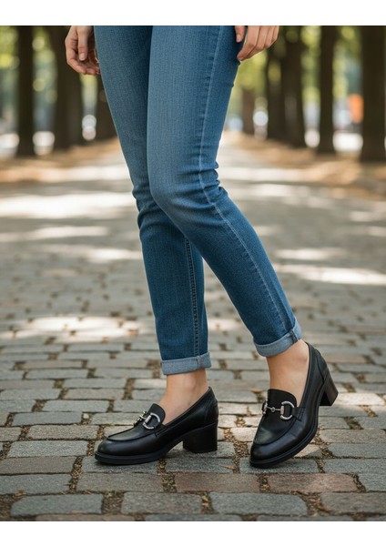 SV350 Hakiki Deri 5 cm Topuklu Siyah Kadın Klasik Loafer Ayakkabı