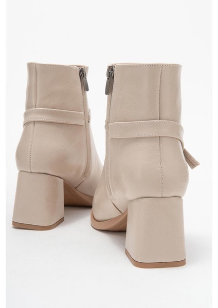 Sivri Burunlu Tokalı Kadın Topuklu Bot Ten Cilt fırsatları