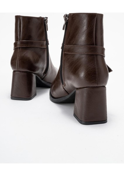 Sivri Burunlu Tokalı Kadın Topuklu Bot Kahve Cilt fırsatları