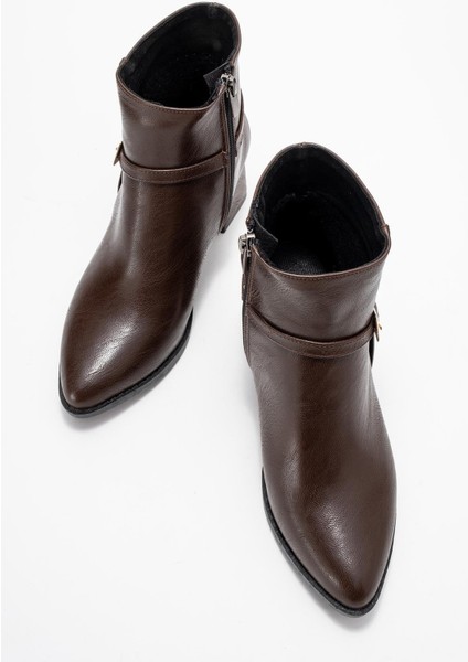 Sivri Burunlu Tokalı Kadın Topuklu Bot Kahve Cilt indirimleri