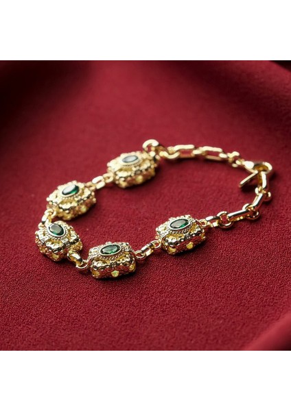 Zarif Işlemeli Bileklik