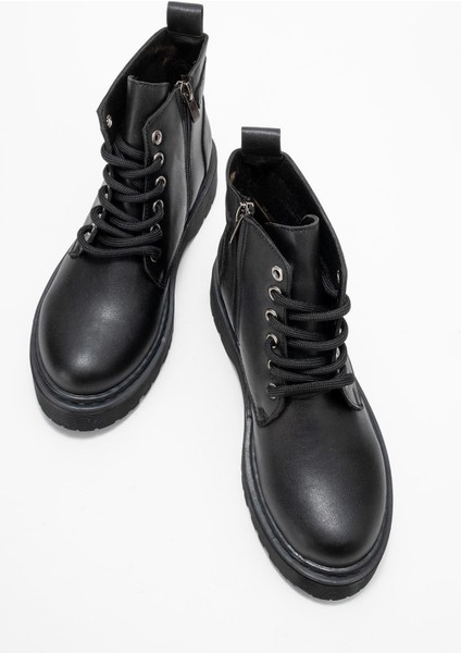 Düz Taban Kısa Kadın Bot Siyah Cilt indirimleri