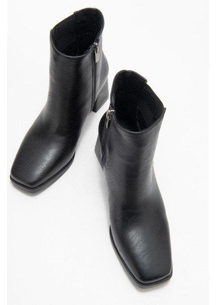 Küt Burunlu Sade Lastikli Kadın Topuklu Bot Siyah Cilt indirimleri