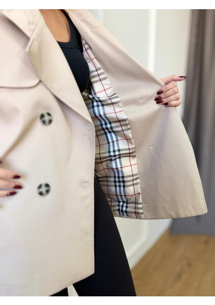 Bej Içi Ekoseli Kısa Trençkot fiyatları