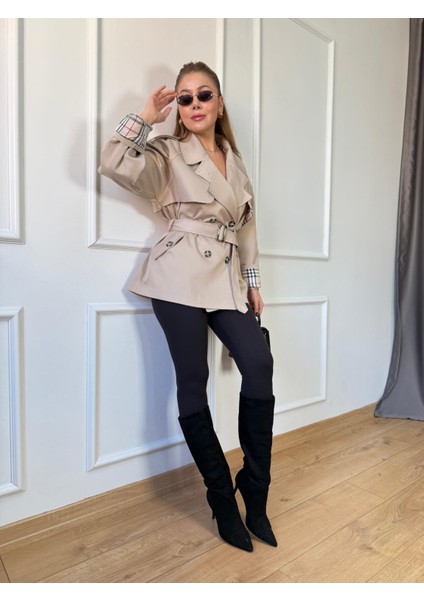 Bej Içi Ekoseli Kısa Trençkot
