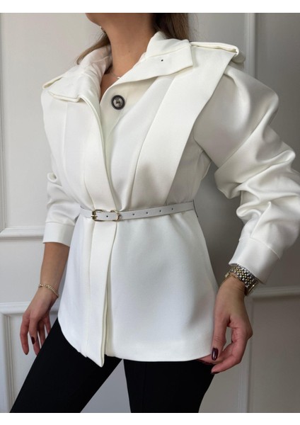 Ekru Kemerli Omuz Detay Ceket