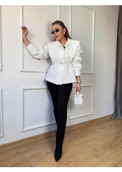 Ekru Kemerli Omuz Detay Ceket modelleri