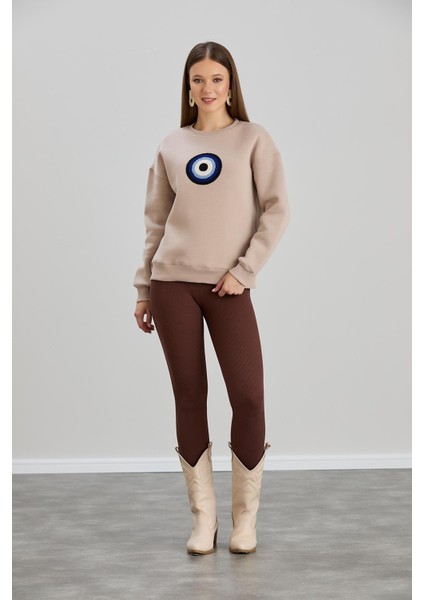 Kadın Taş Renk Nazar Boncuklu Bisiklet Yaka Üç Iplik Sweatshirt