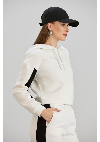 Kapüşonlu Crop Sweatshirt Ekru modelleri