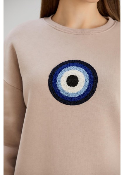 Kadın Taş Renk Nazar Boncuklu Bisiklet Yaka Üç Iplik Sweatshirt fırsatları