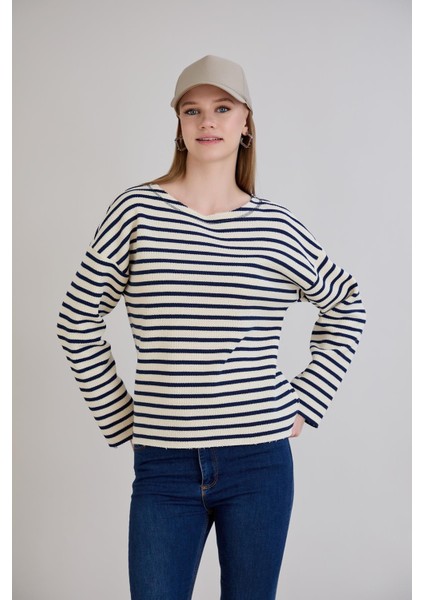 Dikiş Detay Çizgili Sweatshirt fırsatları