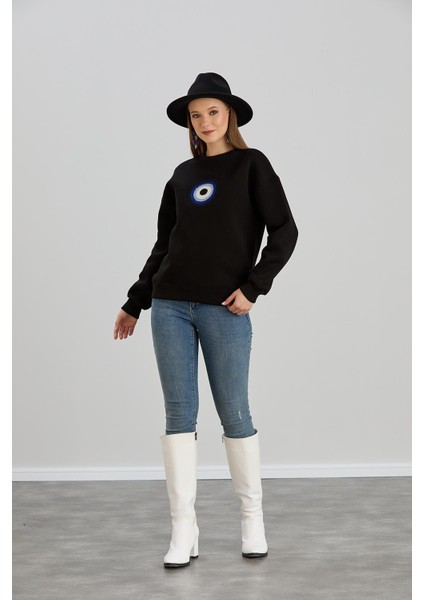 Kadın Siyah Renk Nazar Boncuklu Bisiklet Yaka Üç Iplik Sweatshirt