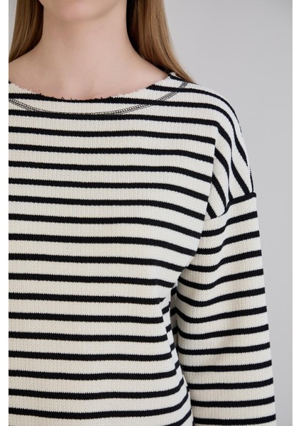 Dikiş Detay Çizgili Sweatshirt