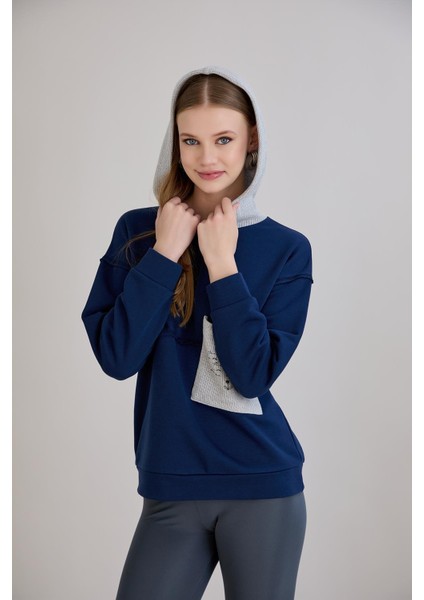 Triko Garnili Kapüşonlu Üç Iplik Sweatshirt fiyatları