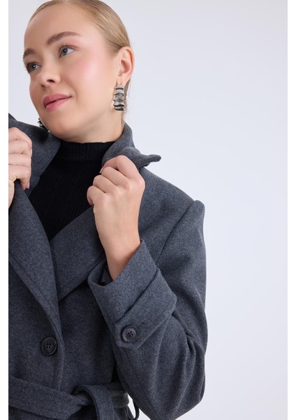 Önü Düğmeli Kuşaklı Kısa Kaşe Kaban indirimleri