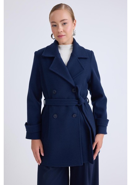 Önü Düğmeli Kuşaklı Kısa Kaşe Kaban