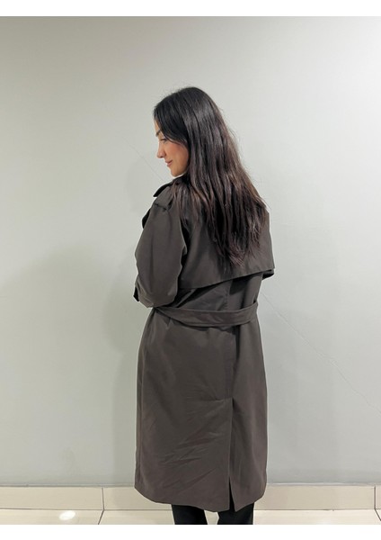 Kadın Kemerli Uzun Trençkot – Su Geçirmez, Astarlı, Oversize Model fiyatları