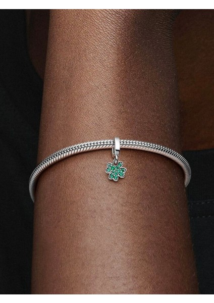 Dört Yapraklı Yonca Sallantılı Charm fırsatları