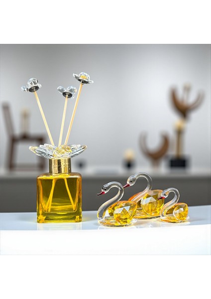 Cam Şişe Oda Kokusu ve Kristal Kuğu Figürlü Dekoratif Biblo Seti (4 Parça)