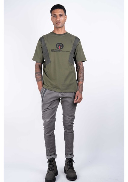 Erkek Kısa Kollu Kırık Beyaz Renkli, Garni Kumaşlı Baskılı Regular Fit T-Shirt fırsatları