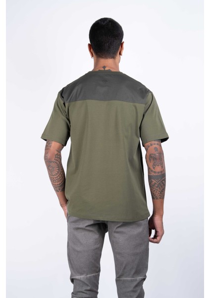 Erkek Kısa Kollu Kırık Beyaz Renkli, Garni Kumaşlı Baskılı Regular Fit T-Shirt indirimleri