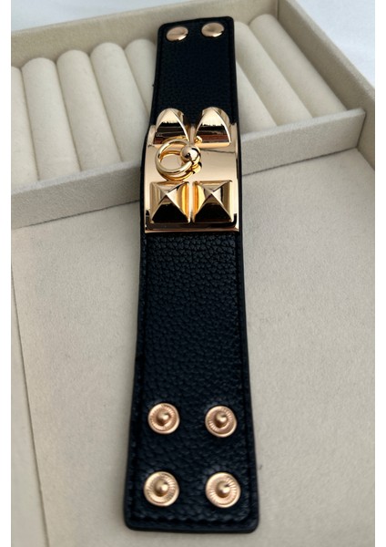 Altın Metal Detaylı Siyah Deri Bileklik (22CM) modelleri