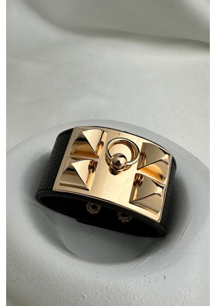 Altın Metal Detaylı Siyah Deri Bileklik (22CM) indirimleri