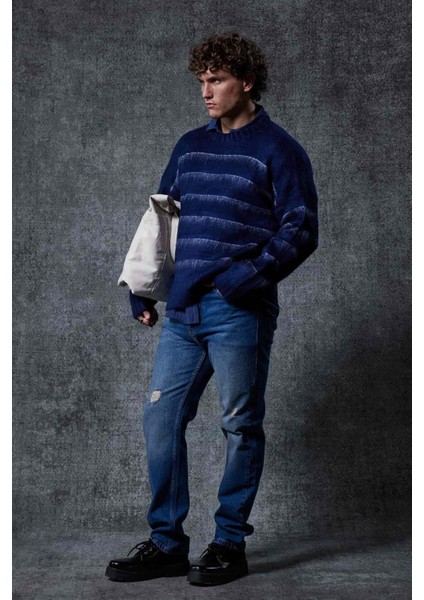 Erkek Oversize Çizgili Tüylü Triko Kazak Lacivert