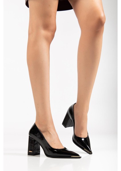 Suins Premium Verty Model Kadın Kalın Topuklu Burnu Taşlı Rugan Stiletto Ayakkabı fırsatları