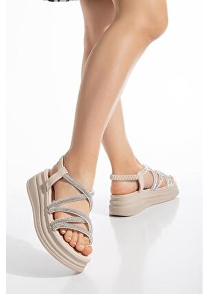 Kadın Sandalet Taşlı Detaylı Bej Renk Ortopedik Taban ile Rahat Kullanım