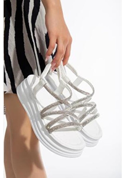 Taşlı Beyaz Sandalet Kadınlar İçin Ortopedik Tabanlı Şık Tasarım